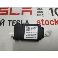 1 Antenna amplifier FM Tesla Model 3, Model Y 1079735-00-A